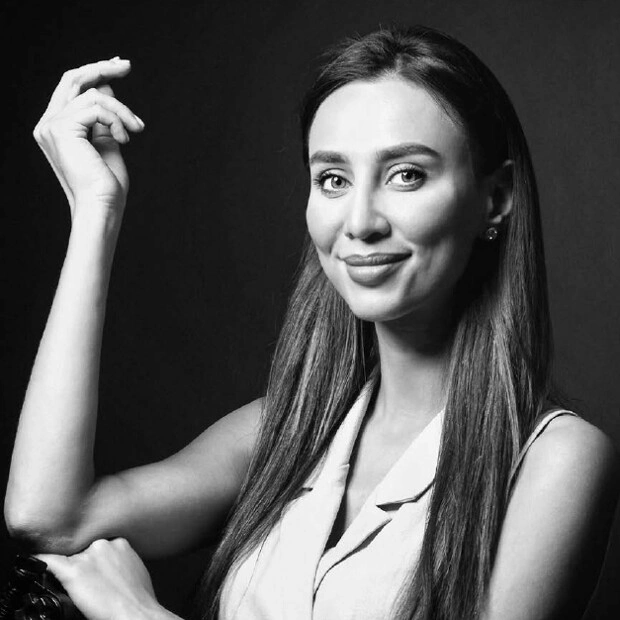 Transparent Blocks. Lena Kozar — on crypto currency