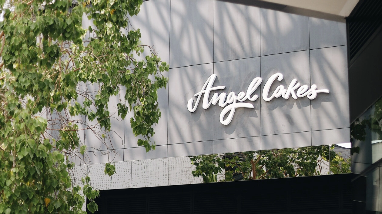 Angel Cakes. A healthy cafe on Bluewaters